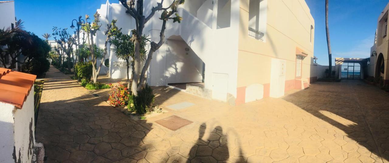 Preciosa Casita Junto Al Mar Villa Roquetas de Mar Bagian luar foto